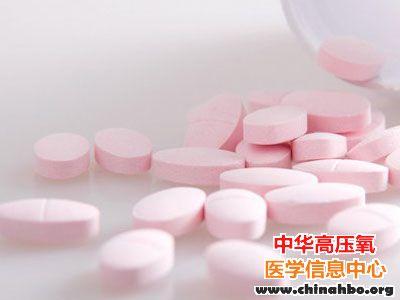 大脑中维生素B12随年龄的增加而减少，自闭症和精神分裂症患者更少